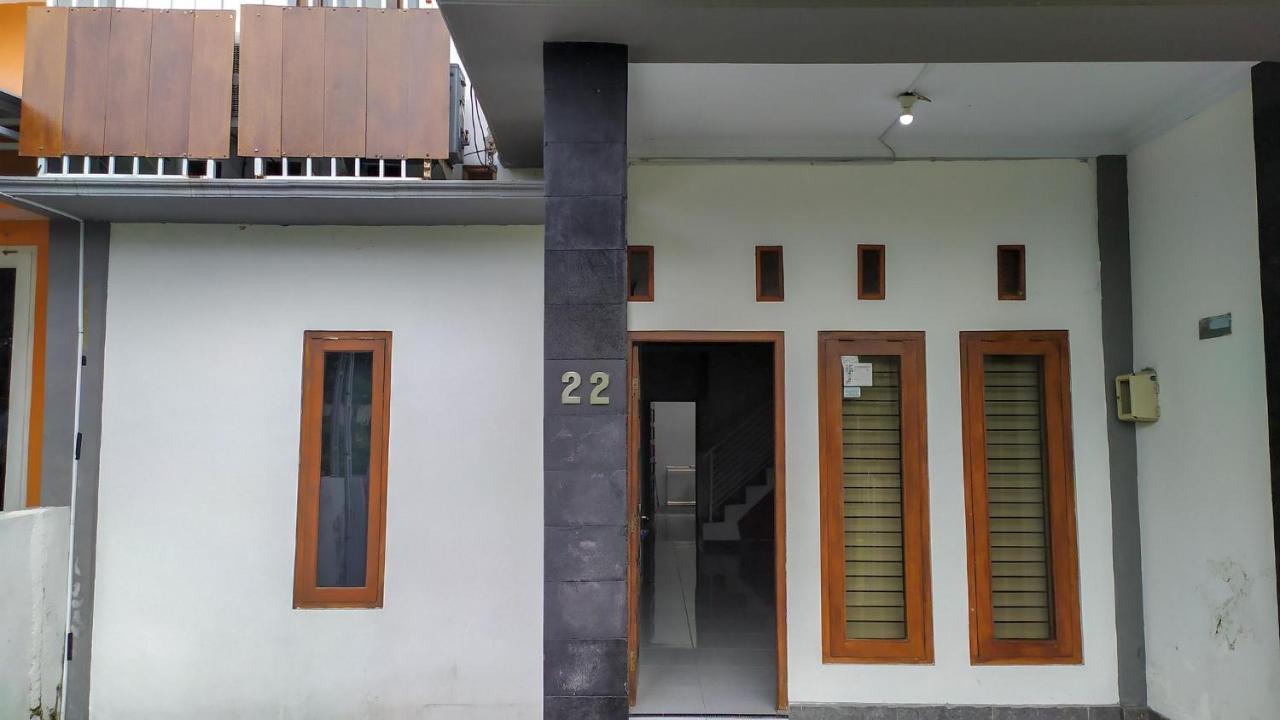 Omah Leren Mitra Reddoorz Near Gembiraloka Zoo Yogyakarta Hotel Buitenkant foto