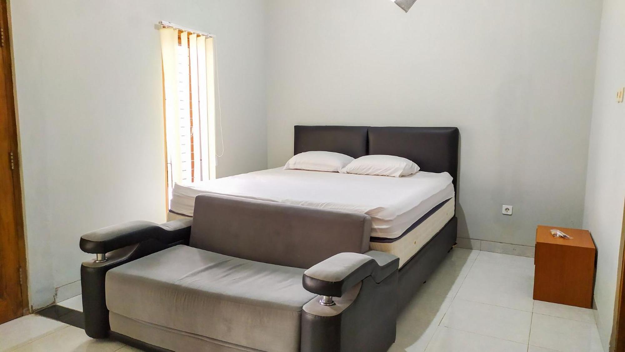 Omah Leren Mitra Reddoorz Near Gembiraloka Zoo Yogyakarta Hotel Buitenkant foto