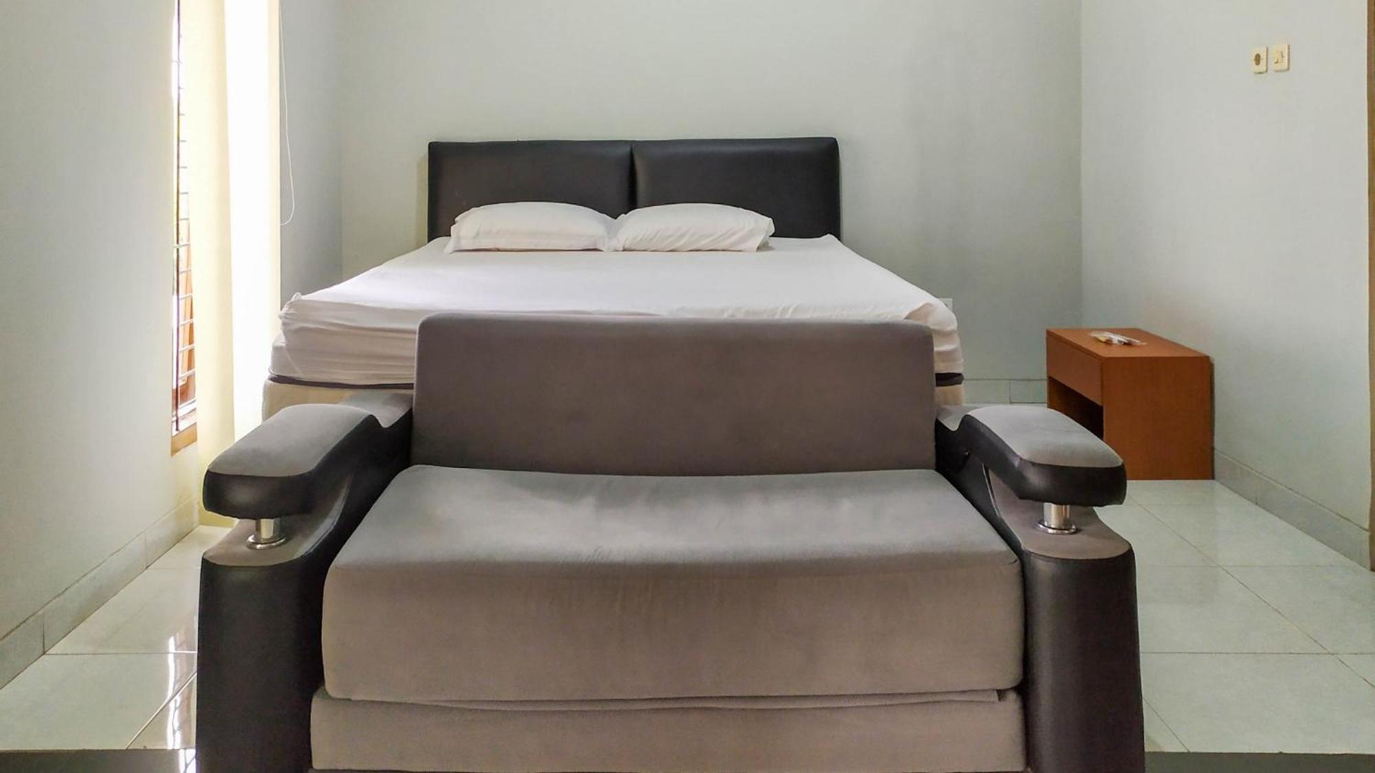 Omah Leren Mitra Reddoorz Near Gembiraloka Zoo Yogyakarta Hotel Buitenkant foto